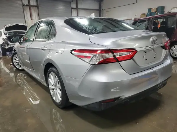 4T1B11HK5KU247393 2019 TOYOTA CAMRY - Image 2