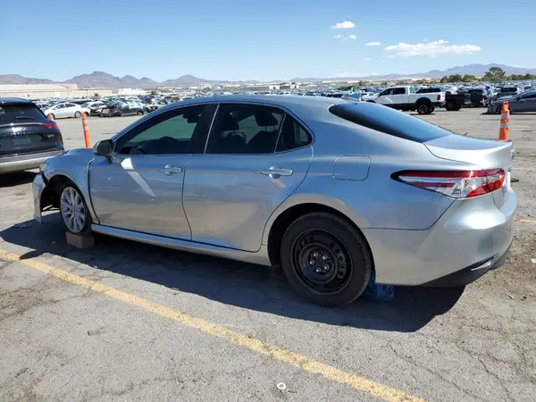 4T1B11HK5KU247927 2019 TOYOTA CAMRY - Image 2