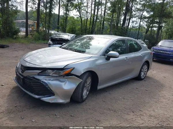 4T1B11HK5KU252335 2019 TOYOTA CAMRY - Image 2