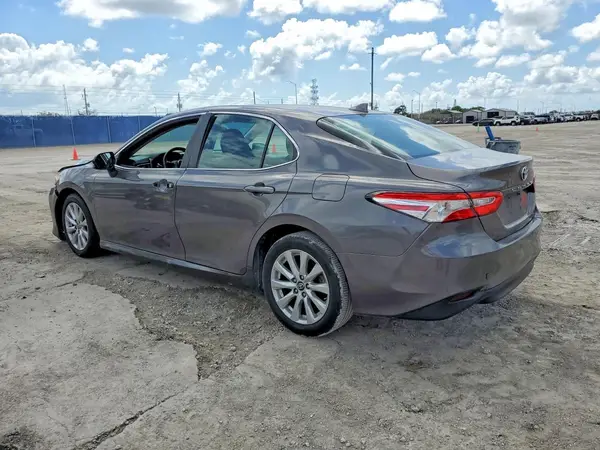4T1B11HK5KU252660 2019 TOYOTA CAMRY - Image 2