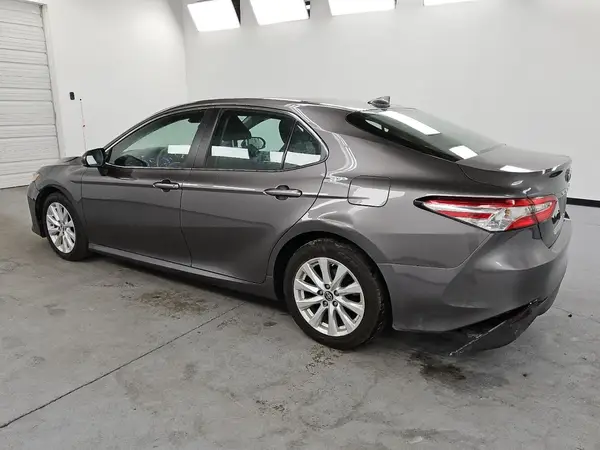 4T1B11HK5KU258958 2019 TOYOTA CAMRY - Image 2