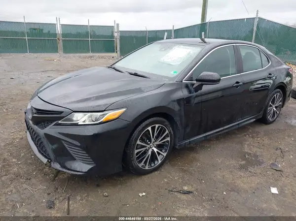 4T1B11HK5KU265036 2019 TOYOTA CAMRY - Image 2