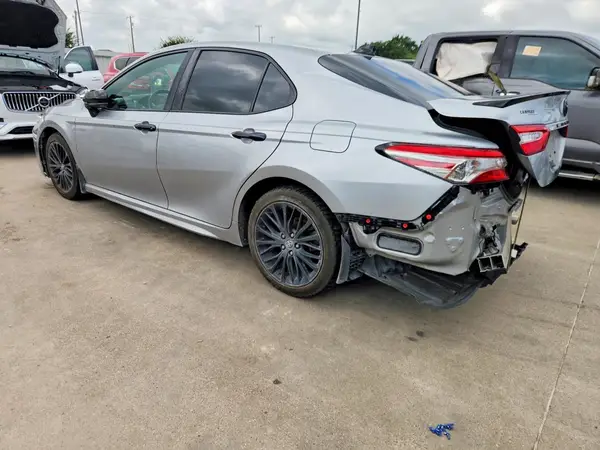 4T1B11HK5KU265621 2019 TOYOTA CAMRY - Image 2