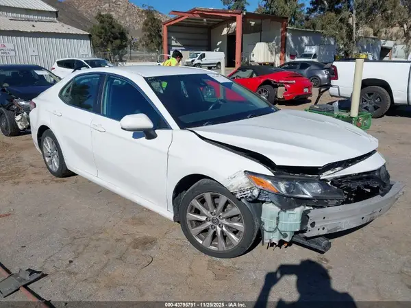 4T1B11HK5KU269121 2019 TOYOTA CAMRY - Image 1