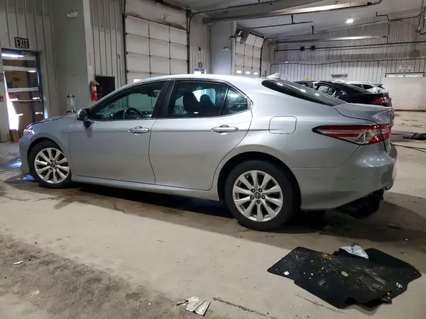 4T1B11HK5KU288364 2019 TOYOTA CAMRY - Image 2