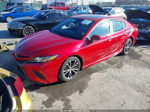 4T1B11HK5KU293175 2019 TOYOTA CAMRY - Image 2