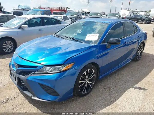 4T1B11HK5KU295587 2019 TOYOTA CAMRY - Image 2