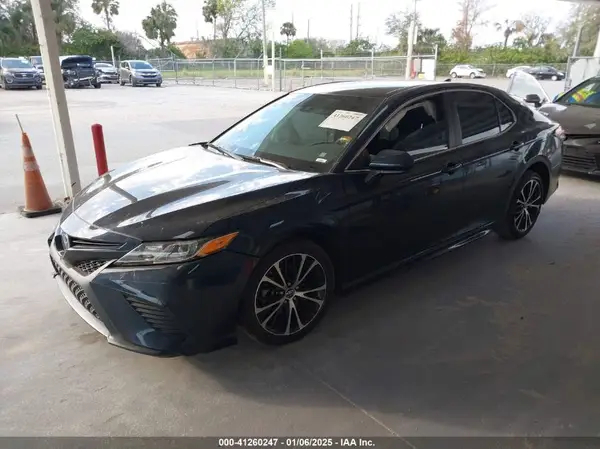 4T1B11HK5KU295928 2019 TOYOTA CAMRY - Image 2
