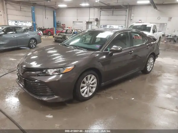 4T1B11HK5KU683127 2019 TOYOTA CAMRY - Image 2