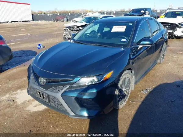 4T1B11HK5KU683693 2019 TOYOTA CAMRY - Image 2