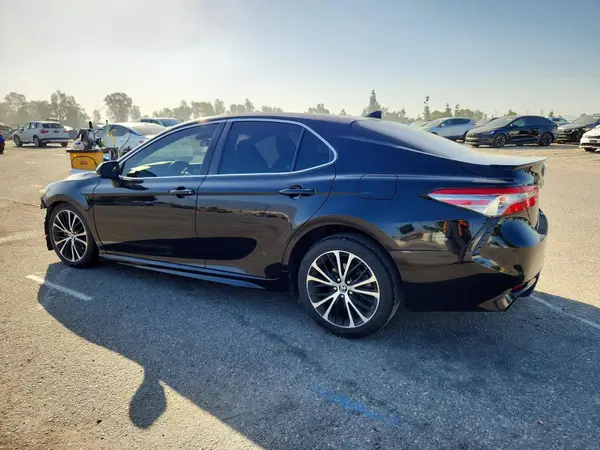 4T1B11HK5KU685542 2019 TOYOTA CAMRY - Image 2
