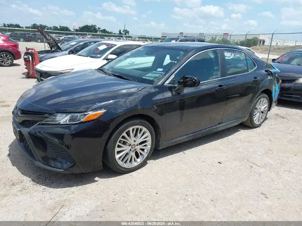 4T1B11HK5KU687145 2019 TOYOTA CAMRY - Image 2