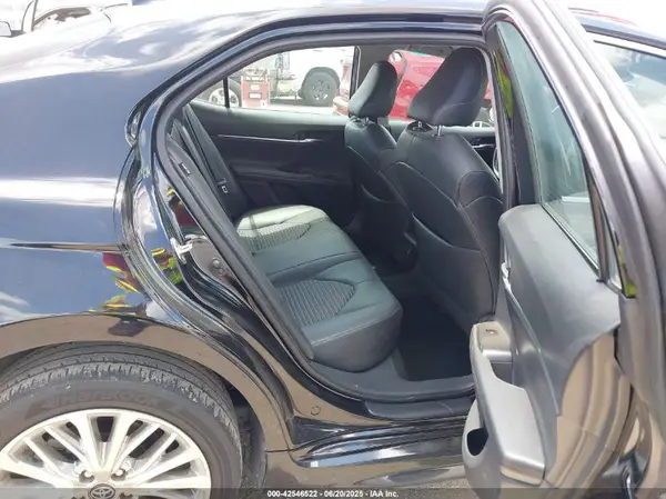 4T1B11HK5KU687145 2019 TOYOTA CAMRY - Image 8