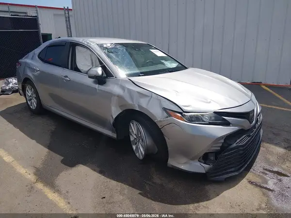 4T1B11HK5KU693589 2019 TOYOTA CAMRY - Image 1