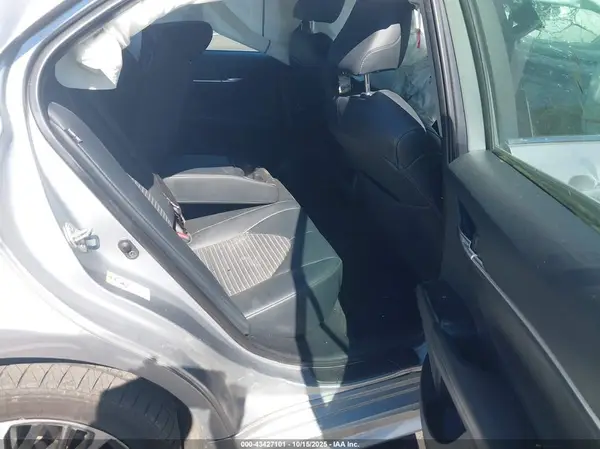 4T1B11HK5KU697044 2019 TOYOTA CAMRY - Image 8