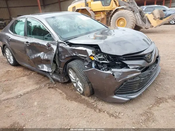4T1B11HK5KU698663 2019 TOYOTA CAMRY - Image 1