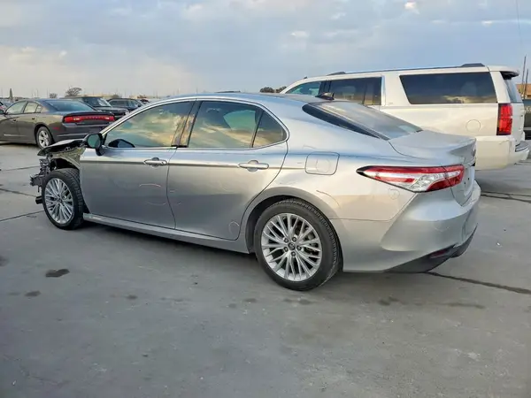 4T1B11HK5KU699019 2019 TOYOTA CAMRY - Image 2