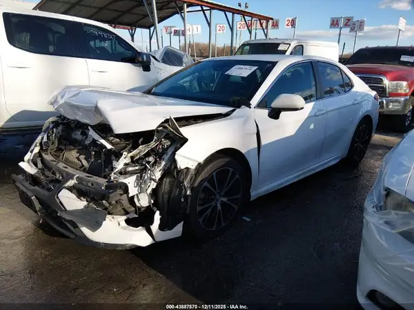 4T1B11HK5KU700993 2019 TOYOTA CAMRY - Image 2