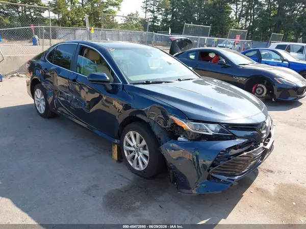 4T1B11HK5KU702338 2019 TOYOTA CAMRY - Image 1