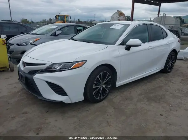 4T1B11HK5KU703148 2019 TOYOTA CAMRY - Image 2