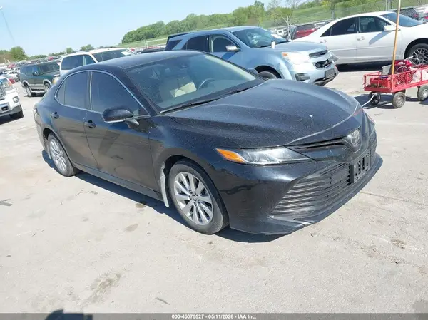 4T1B11HK5KU704008 2019 TOYOTA CAMRY - Image 1