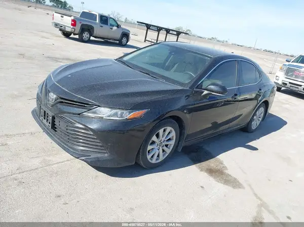 4T1B11HK5KU704008 2019 TOYOTA CAMRY - Image 2