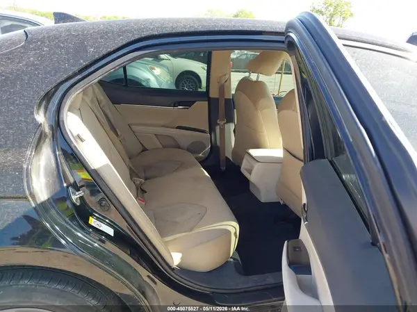 4T1B11HK5KU704008 2019 TOYOTA CAMRY - Image 8