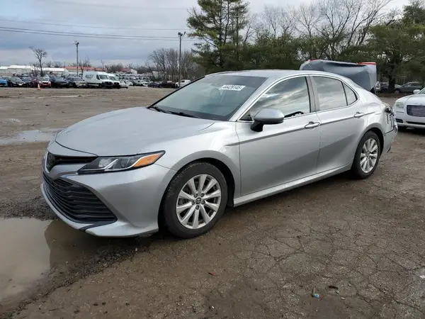 4T1B11HK5KU704994 2019 TOYOTA CAMRY - Image 1