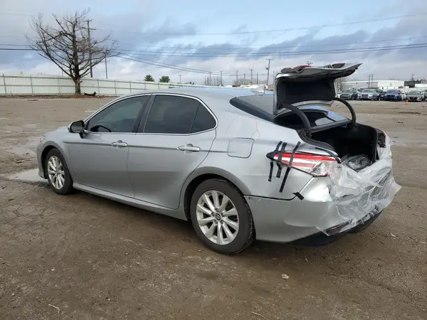 4T1B11HK5KU704994 2019 TOYOTA CAMRY - Image 2