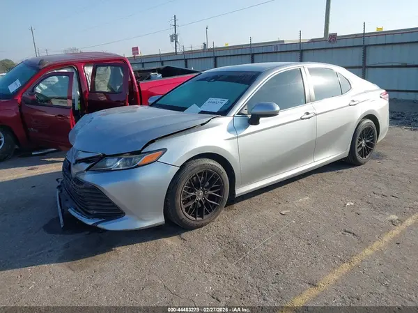 4T1B11HK5KU705644 2019 TOYOTA CAMRY - Image 2