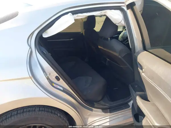 4T1B11HK5KU705644 2019 TOYOTA CAMRY - Image 8