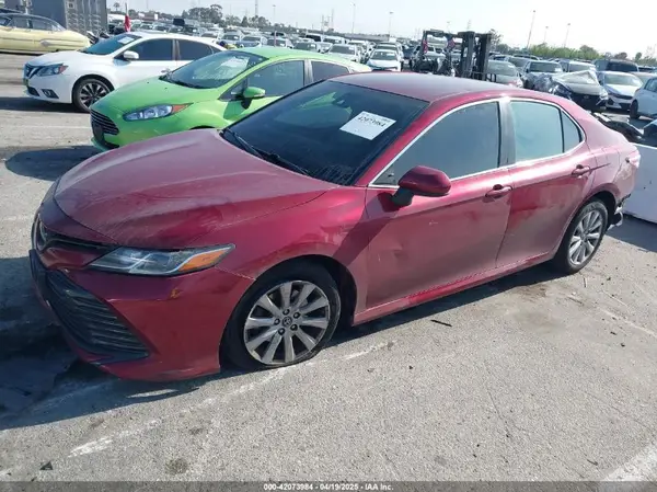 4T1B11HK5KU710312 2019 TOYOTA CAMRY - Image 2