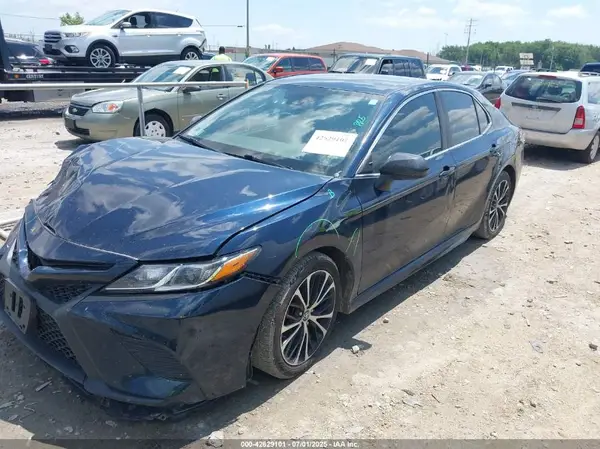4T1B11HK5KU711699 2019 TOYOTA CAMRY - Image 2