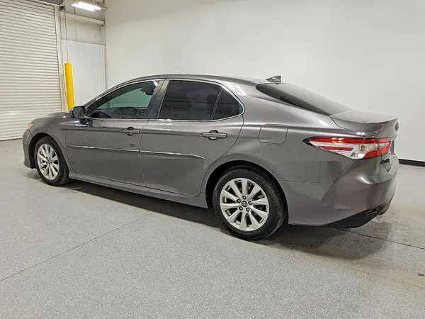 4T1B11HK5KU714103 2019 TOYOTA CAMRY - Image 2