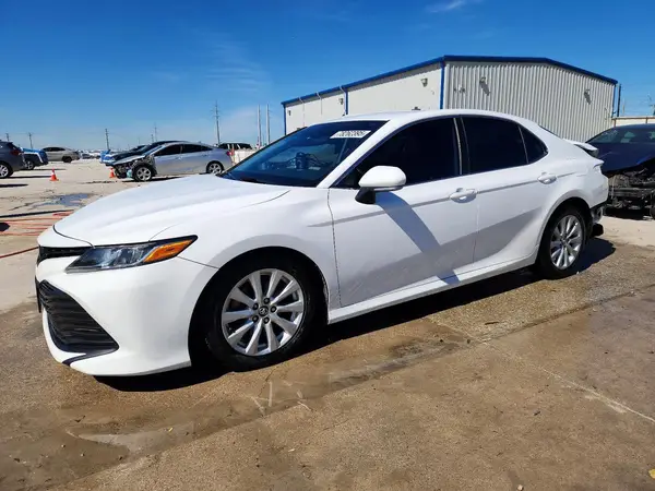 4T1B11HK5KU715686 2019 TOYOTA CAMRY - Image 1