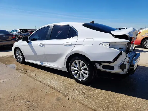 4T1B11HK5KU715686 2019 TOYOTA CAMRY - Image 2