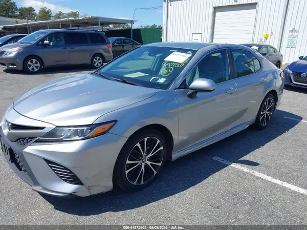4T1B11HK5KU719169 2019 TOYOTA CAMRY - Image 2