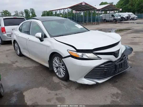 4T1B11HK5KU720581 2019 TOYOTA CAMRY - Image 1