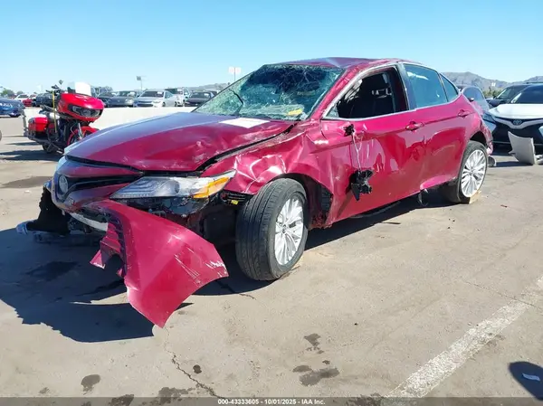 4T1B11HK5KU725747 2019 TOYOTA CAMRY - Image 2
