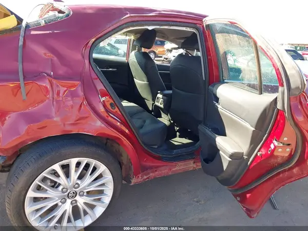 4T1B11HK5KU725747 2019 TOYOTA CAMRY - Image 8
