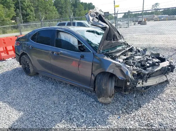 4T1B11HK5KU726221 2019 TOYOTA CAMRY - Image 1