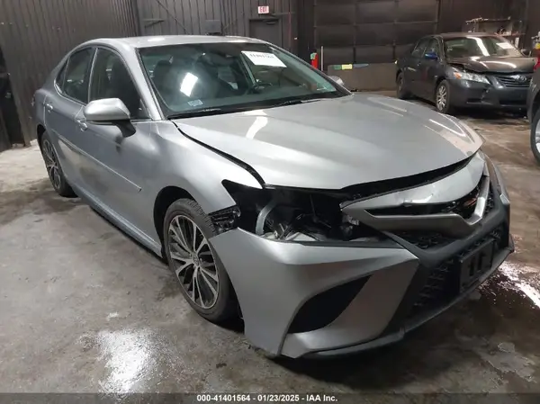 4T1B11HK5KU727594 2019 TOYOTA CAMRY - Image 1