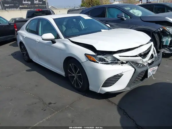 4T1B11HK5KU731595 2019 TOYOTA CAMRY - Image 1