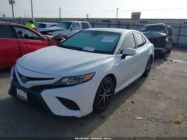 4T1B11HK5KU735193 2019 TOYOTA CAMRY - Image 2
