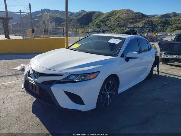 4T1B11HK5KU735226 2019 TOYOTA CAMRY - Image 2