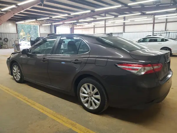 4T1B11HK5KU735498 2019 TOYOTA CAMRY - Image 2