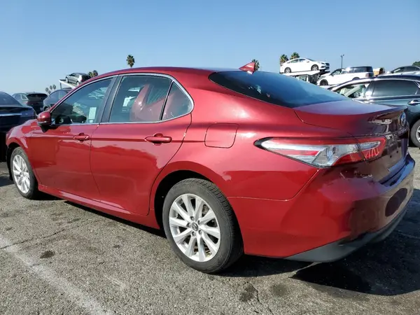 4T1B11HK5KU739762 2019 TOYOTA CAMRY - Image 2
