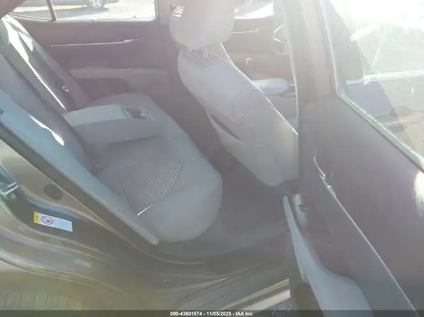 4T1B11HK5KU745027 2019 TOYOTA CAMRY - Image 8