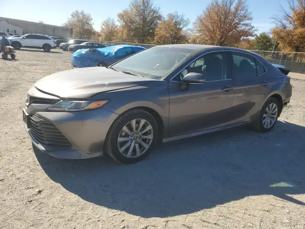 4T1B11HK5KU749904 2019 TOYOTA CAMRY - Image 1