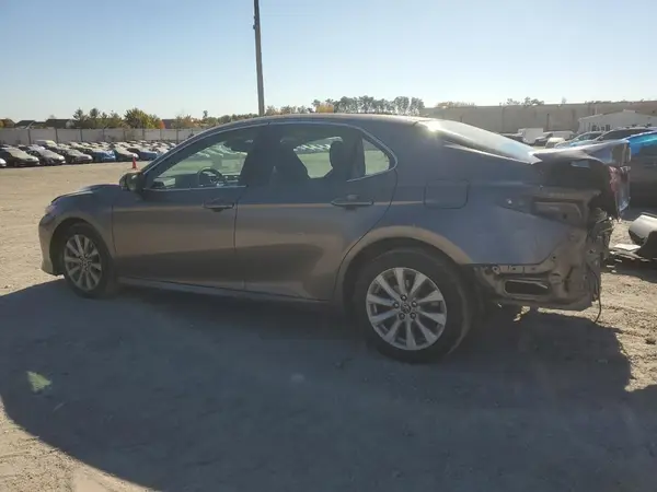 4T1B11HK5KU749904 2019 TOYOTA CAMRY - Image 2